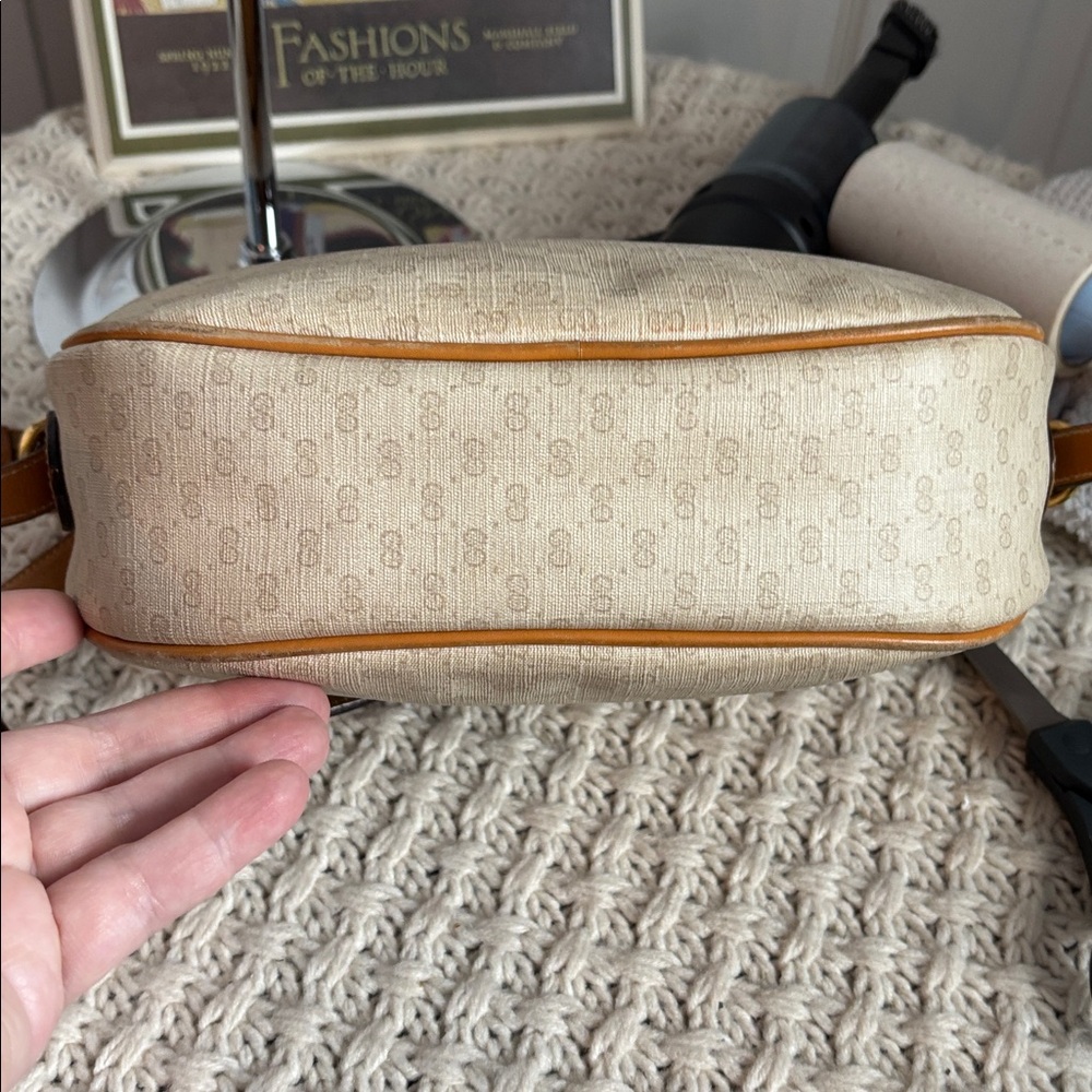 Authenticated Vintage Gucci Micro GG Bag - Picture 11 of 17